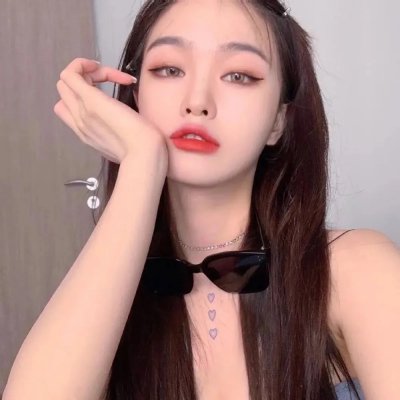 看她轻轻的飞起